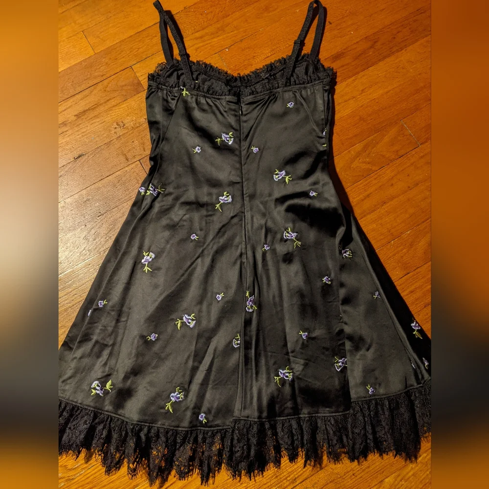 Widow dress. - Picture 2 of 2